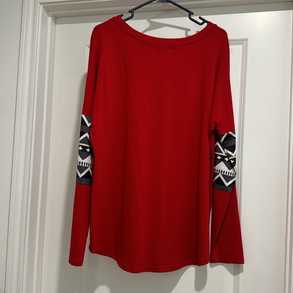 Women’s Large long sleeved stretchy top. Super comfortable and stretchy. - Picture 2 of 4